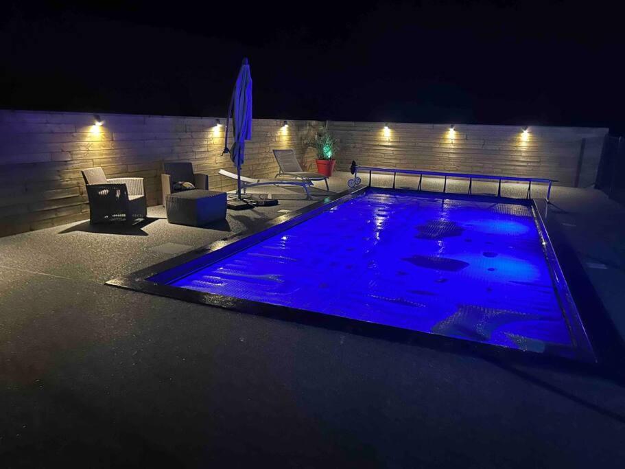 Gite Avec Spa Privatif* Saint-Symphorien-les-Buttes Exterior photo
