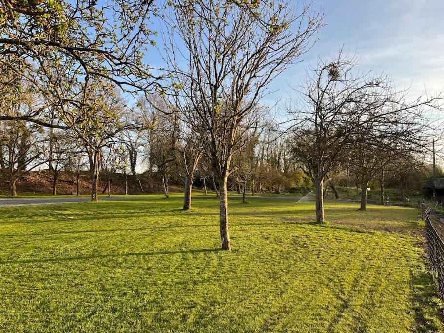 Gite Avec Spa Privatif* Saint-Symphorien-les-Buttes Exterior photo